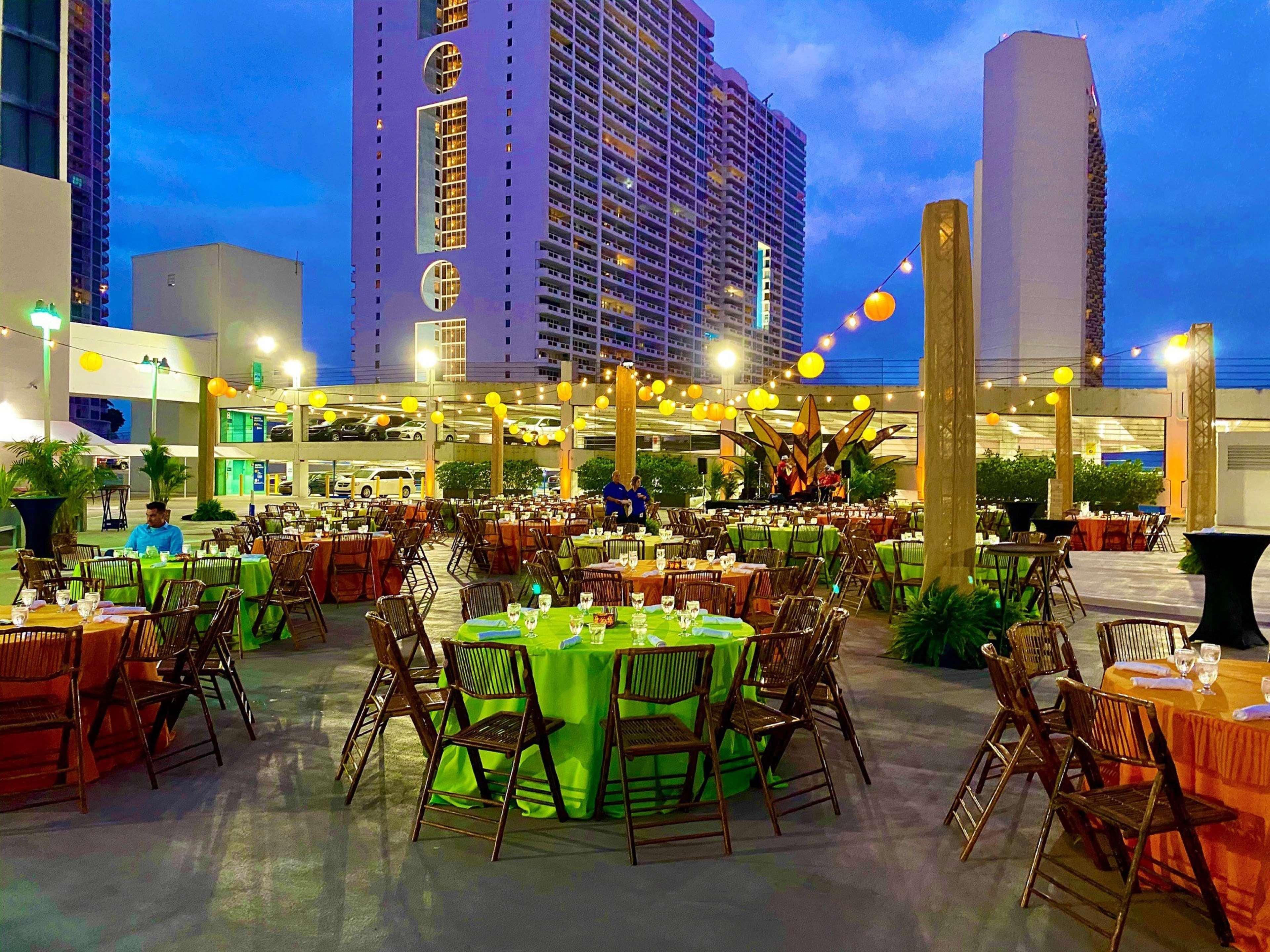 Hotel Hilton Miami Downtown Esterno foto