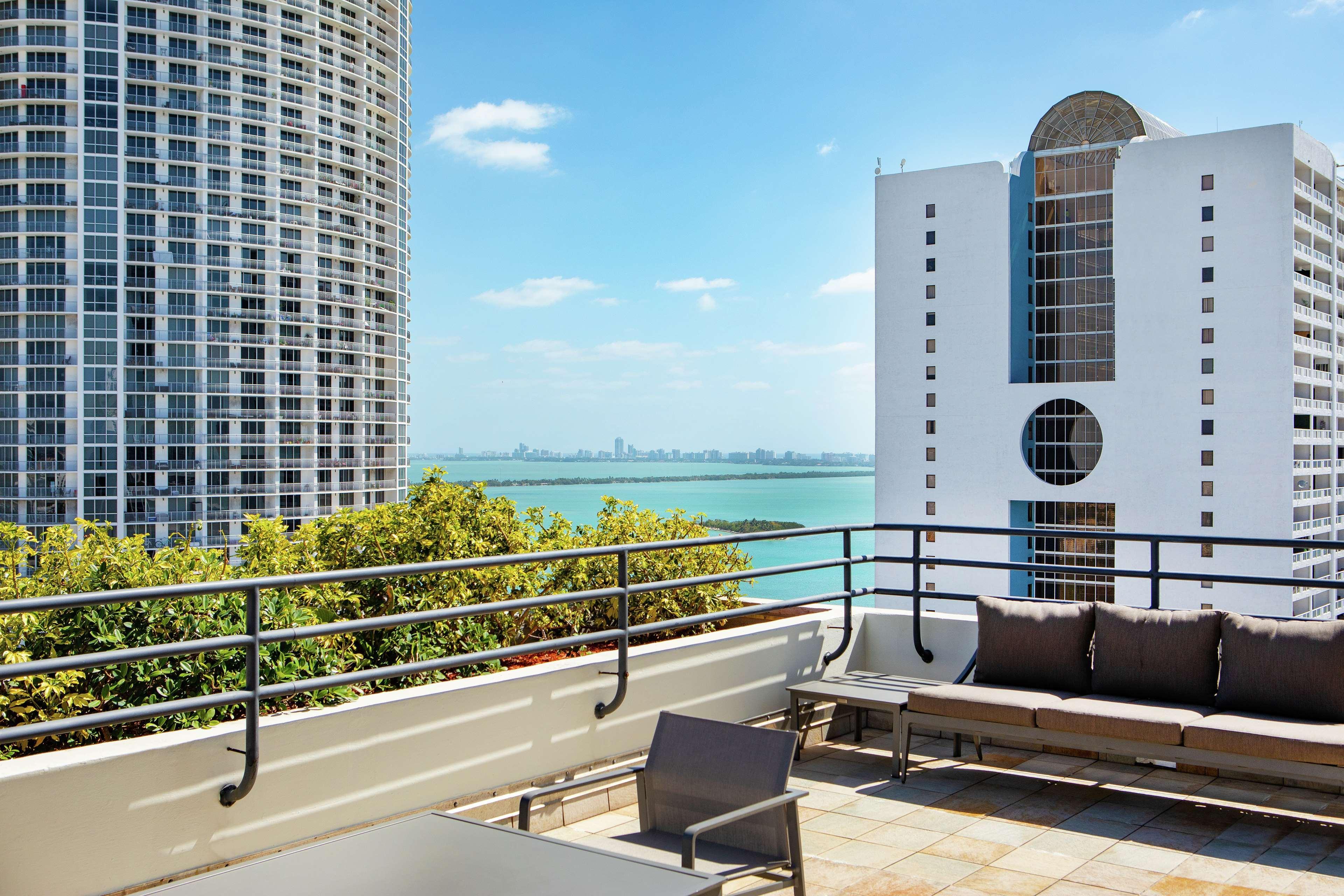 Hotel Hilton Miami Downtown Esterno foto