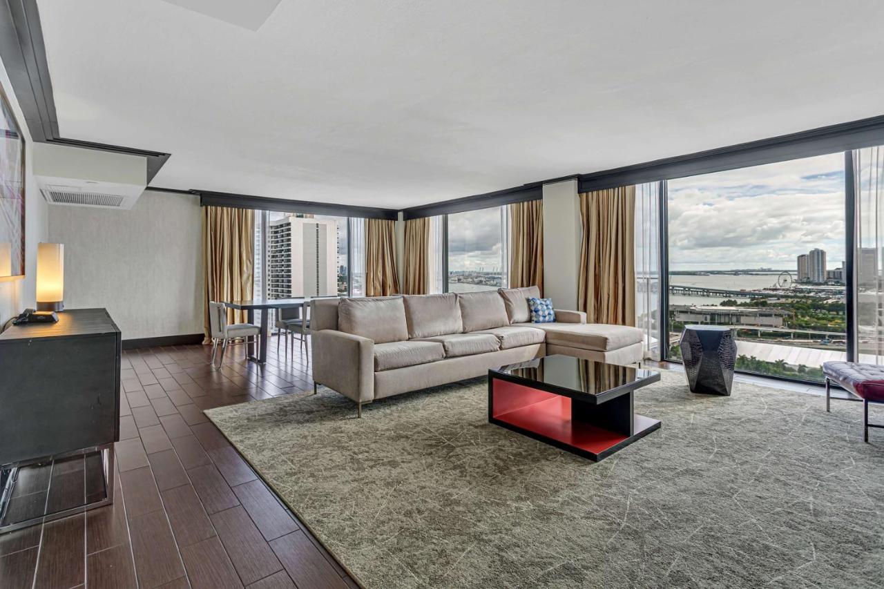 Hotel Hilton Miami Downtown Esterno foto