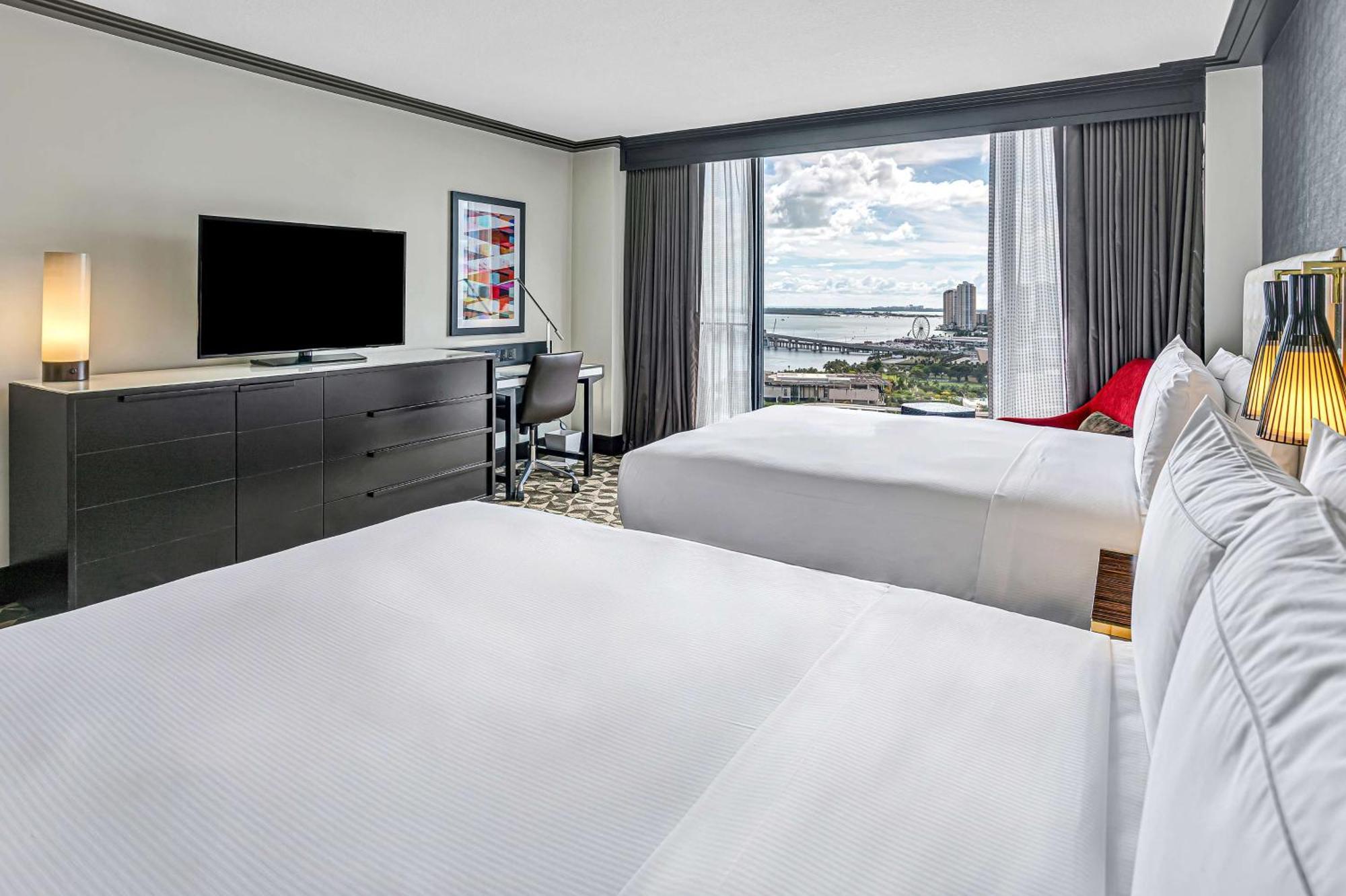 Hotel Hilton Miami Downtown Esterno foto
