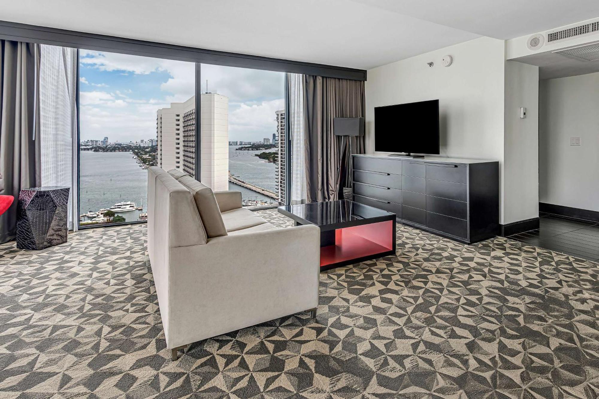 Hotel Hilton Miami Downtown Esterno foto